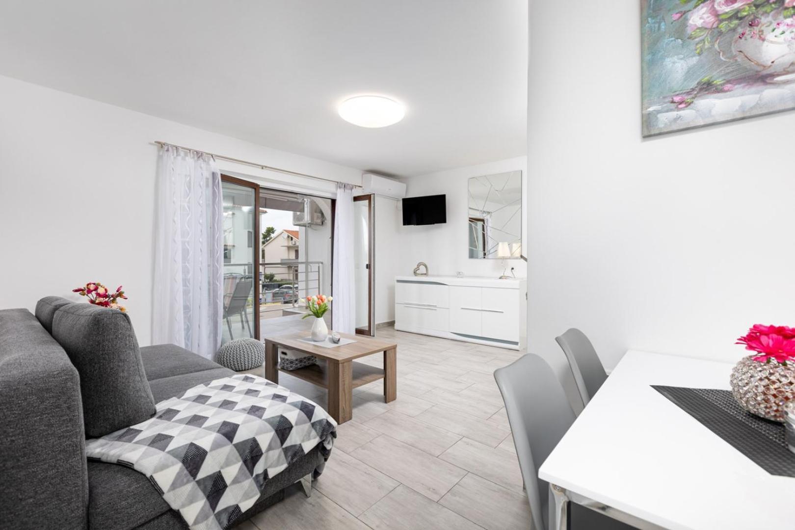 Apartments Tea Malinska Bagian luar foto